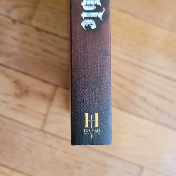 The HCSB One Minute Bible for Students, Trade Paper: 366 Devotions - Picture 9 of 10